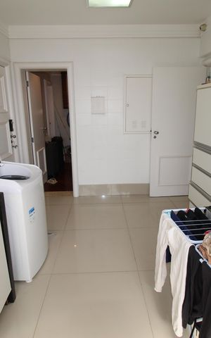 Apartamento para alugar com 370m², 4 quartos e 4 vagasÁrea de Serviço