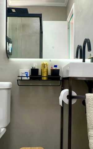 Apartamento à venda com 74m², 2 quartos e 1 vaga Apartamento à venda com 74m², 2 quartos e 1 vagaBanheiro