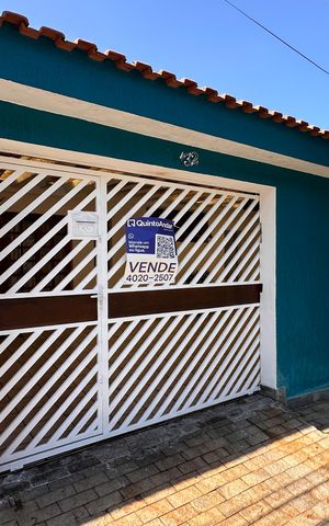 Casa à venda com 87m², 3 quartos e 2 vagas Casa à venda com 87m², 3 quartos e 2 vagasFachada