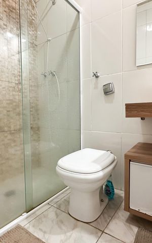 Casa à venda com 87m², 3 quartos e 2 vagas Casa à venda com 87m², 3 quartos e 2 vagasBanheiro Social