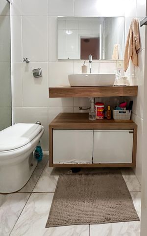 Casa à venda com 87m², 3 quartos e 2 vagas Casa à venda com 87m², 3 quartos e 2 vagasBanheiro Social