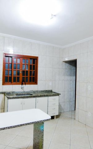 Casa para alugar com 90m², 3 quartos e 2 vagasCozinha