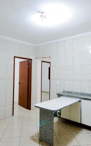 Casa para alugar com 90m², 3 quartos e 2 vagasCozinha