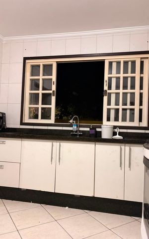 Casa à venda com 300m², 4 quartos e 4 vagasCozinha