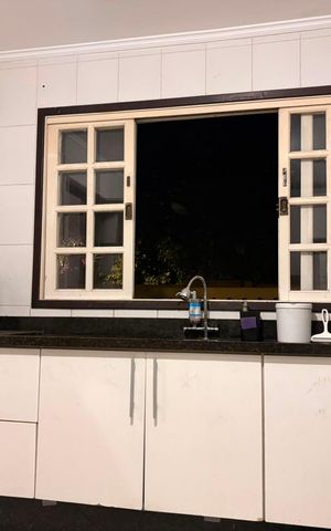 Casa à venda com 300m², 4 quartos e 4 vagasCozinha