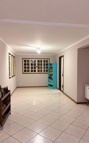 Casa à venda com 300m², 4 quartos e 4 vagasSala