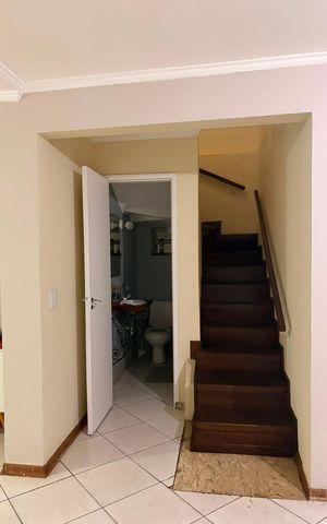 Casa à venda com 300m², 4 quartos e 4 vagasSala