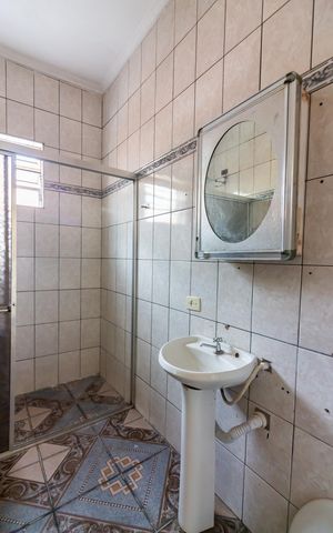 Casa para alugar com 75m², 2 quartos e sem vaga Casa para alugar com 75m², 2 quartos e sem vagaBanheiro