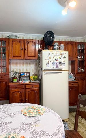 Casa à venda com 110m², 2 quartos e 2 vagas Casa à venda com 110m², 2 quartos e 2 vagasCozinha