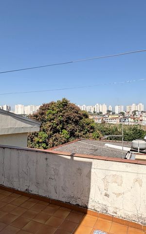 Casa à venda com 110m², 2 quartos e 2 vagas Casa à venda com 110m², 2 quartos e 2 vagasQuintal