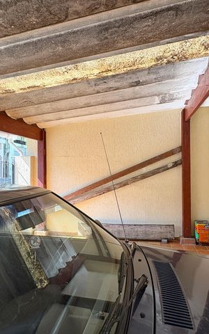 Casa à venda com 110m², 2 quartos e 2 vagas Casa à venda com 110m², 2 quartos e 2 vagasGaragem