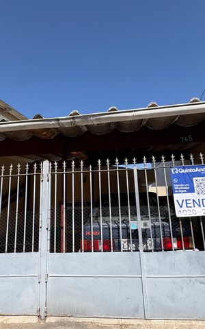 Casa à venda com 110m², 2 quartos e 2 vagas Casa à venda com 110m², 2 quartos e 2 vagasFachada