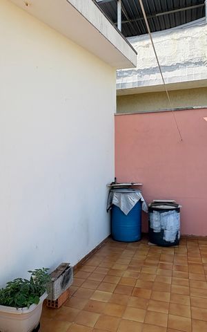Casa à venda com 110m², 2 quartos e 2 vagas Casa à venda com 110m², 2 quartos e 2 vagasQuintal