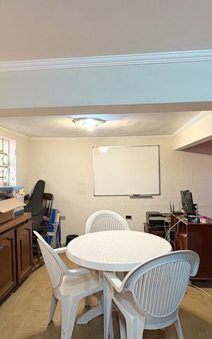 Casa à venda com 110m², 2 quartos e 2 vagas Casa à venda com 110m², 2 quartos e 2 vagasQuarto de Serviço
