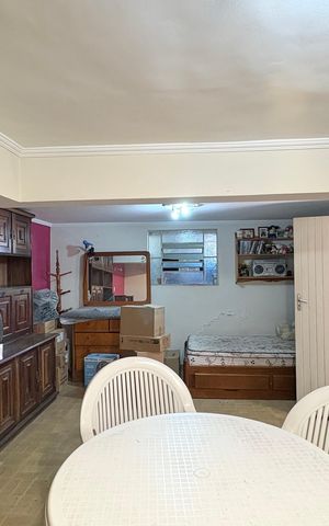 Casa à venda com 110m², 2 quartos e 2 vagas Casa à venda com 110m², 2 quartos e 2 vagasQuarto de Serviço