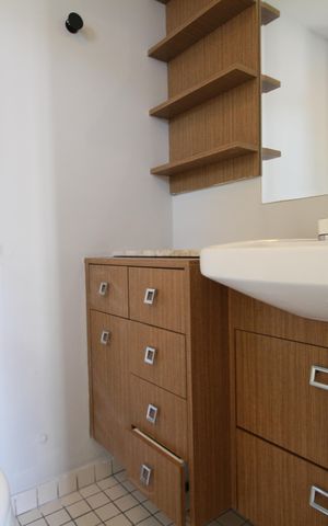 Apartamento à venda com 75m², 3 quartos e 2 vagasBanheiro suíte 