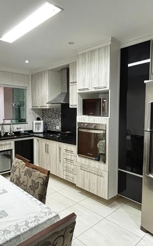 Casa à venda com 110m², 3 quartos e 2 vagas Casa à venda com 110m², 3 quartos e 2 vagasCozinha