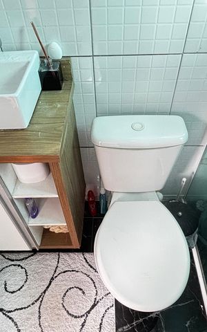 Casa à venda com 110m², 3 quartos e 2 vagas Casa à venda com 110m², 3 quartos e 2 vagasBanheiro da Suíte