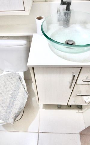 Apartamento à venda com 43m², 2 quartos e 1 vaga Apartamento à venda com 43m², 2 quartos e 1 vagaBanheiro