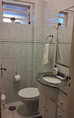Casa à venda com 130m², 2 quartos e 3 vagasBanheiro 2
