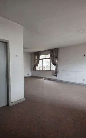 Apartamento à venda com 133m², 2 quartos e sem vaga Apartamento à venda com 133m², 2 quartos e sem vagaSala