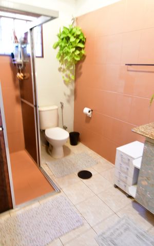 Casa à venda com 260m², 3 quartos e sem vagaBanheiro 1