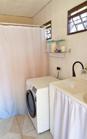 Casa à venda com 260m², 3 quartos e sem vagaÁrea de Serviço