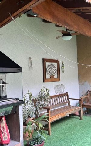 Casa à venda com 340m², 4 quartos e 4 vagas
