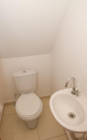 Casa para alugar com 300m², 4 quartos e 3 vagas Casa para alugar com 300m², 4 quartos e 3 vagasLavabo
