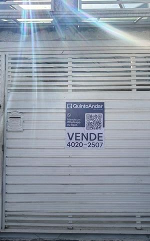 Casa à venda com 68m², 2 quartos e 2 vagas Casa à venda com 68m², 2 quartos e 2 vagasFachada