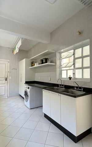 Casa para alugar com 660m², 4 quartos e 4 vagas Casa para alugar com 660m², 4 quartos e 4 vagasÁrea de Serviço