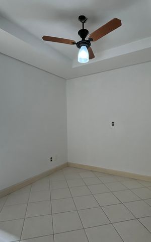 Casa para alugar com 660m², 4 quartos e 4 vagas Casa para alugar com 660m², 4 quartos e 4 vagasQuarto área de serviço