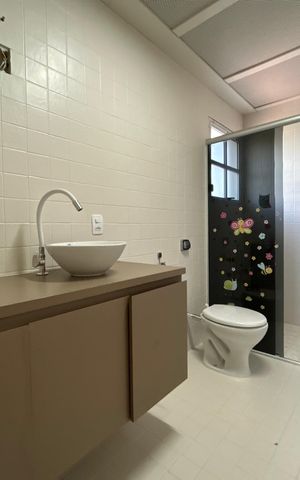 Casa para alugar com 660m², 4 quartos e 4 vagas Casa para alugar com 660m², 4 quartos e 4 vagasBanheiro Suíte 3