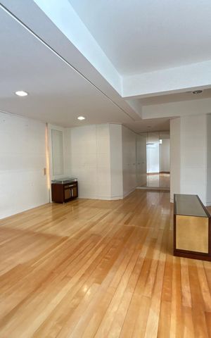 Casa para alugar com 660m², 4 quartos e 4 vagas Casa para alugar com 660m², 4 quartos e 4 vagasSuíte 1