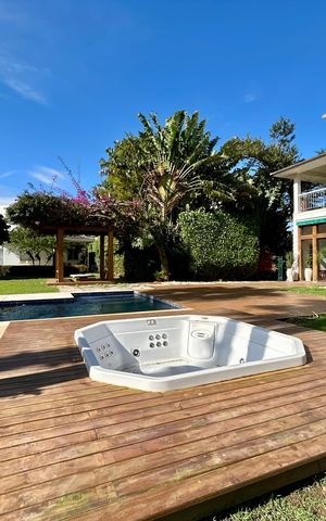Casa para alugar com 660m², 4 quartos e 4 vagas Casa para alugar com 660m², 4 quartos e 4 vagasPiscina