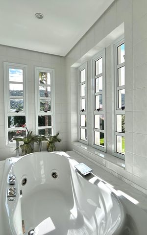 Casa para alugar com 660m², 4 quartos e 4 vagas Casa para alugar com 660m², 4 quartos e 4 vagasBanheiro Suíte 1