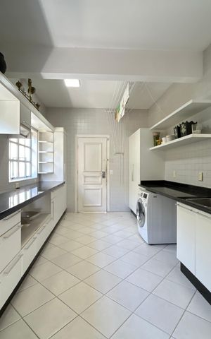 Casa para alugar com 660m², 4 quartos e 4 vagas Casa para alugar com 660m², 4 quartos e 4 vagasÁrea de Serviço