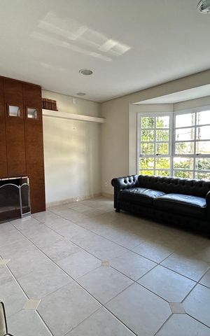 Casa para alugar com 660m², 4 quartos e 4 vagas Casa para alugar com 660m², 4 quartos e 4 vagasSala 2