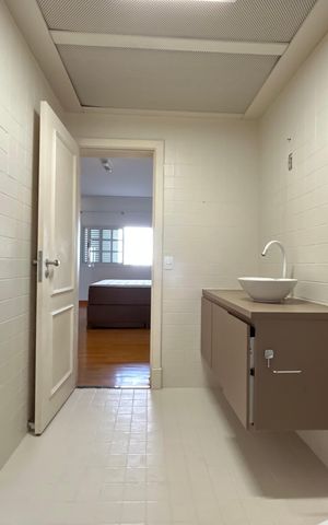 Casa para alugar com 660m², 4 quartos e 4 vagas Casa para alugar com 660m², 4 quartos e 4 vagasBanheiro Suíte 3