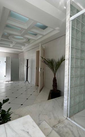 Casa para alugar com 660m², 4 quartos e 4 vagas Casa para alugar com 660m², 4 quartos e 4 vagasBanheiro Suíte 1