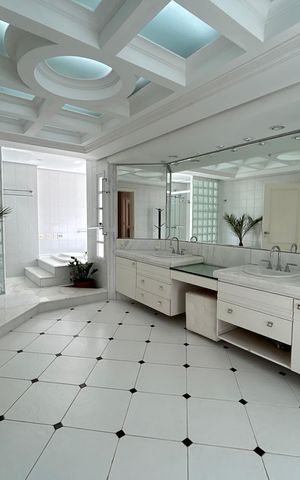 Casa para alugar com 660m², 4 quartos e 4 vagas Casa para alugar com 660m², 4 quartos e 4 vagasBanheiro Suíte 1