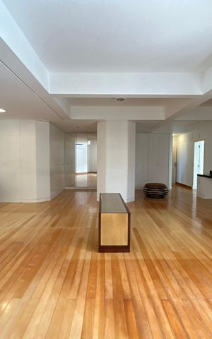 Casa para alugar com 660m², 4 quartos e 4 vagas Casa para alugar com 660m², 4 quartos e 4 vagasSuíte 1