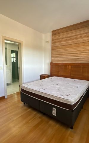 Casa para alugar com 660m², 4 quartos e 4 vagas Casa para alugar com 660m², 4 quartos e 4 vagasSuíte 4