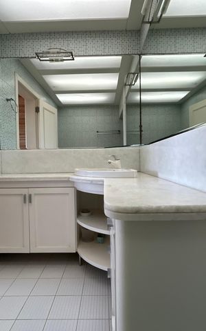 Casa para alugar com 660m², 4 quartos e 4 vagas Casa para alugar com 660m², 4 quartos e 4 vagasBanheiro Suíte 4
