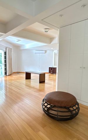Casa para alugar com 660m², 4 quartos e 4 vagas Casa para alugar com 660m², 4 quartos e 4 vagasSuíte 1