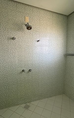 Casa para alugar com 660m², 4 quartos e 4 vagas Casa para alugar com 660m², 4 quartos e 4 vagasBanheiro Suíte 4