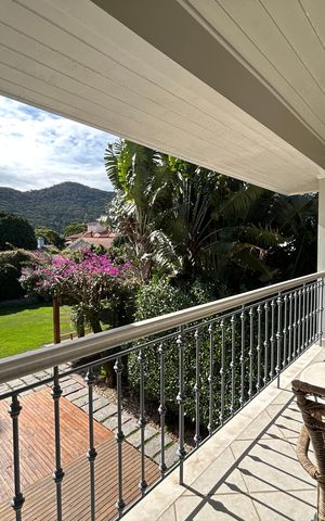Casa para alugar com 660m², 4 quartos e 4 vagas Casa para alugar com 660m², 4 quartos e 4 vagasSuíte 1- Varanda