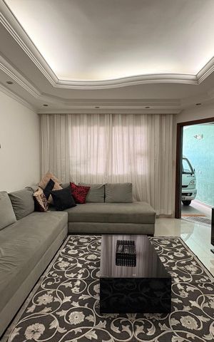 Casa à venda com 160m², 4 quartos e 4 vagas Casa à venda com 160m², 4 quartos e 4 vagasSala