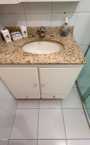 Casa à venda com 160m², 4 quartos e 4 vagas Casa à venda com 160m², 4 quartos e 4 vagasBanheiro