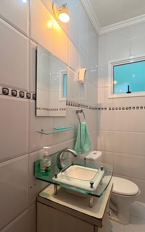 Casa à venda com 160m², 4 quartos e 4 vagas Casa à venda com 160m², 4 quartos e 4 vagasLavabo